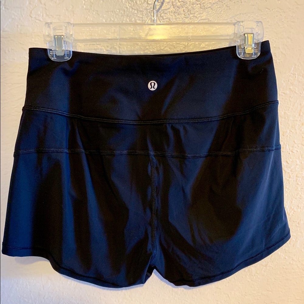 NWT Size 4 Lululemon Cinch and Stretch Short 2.5in